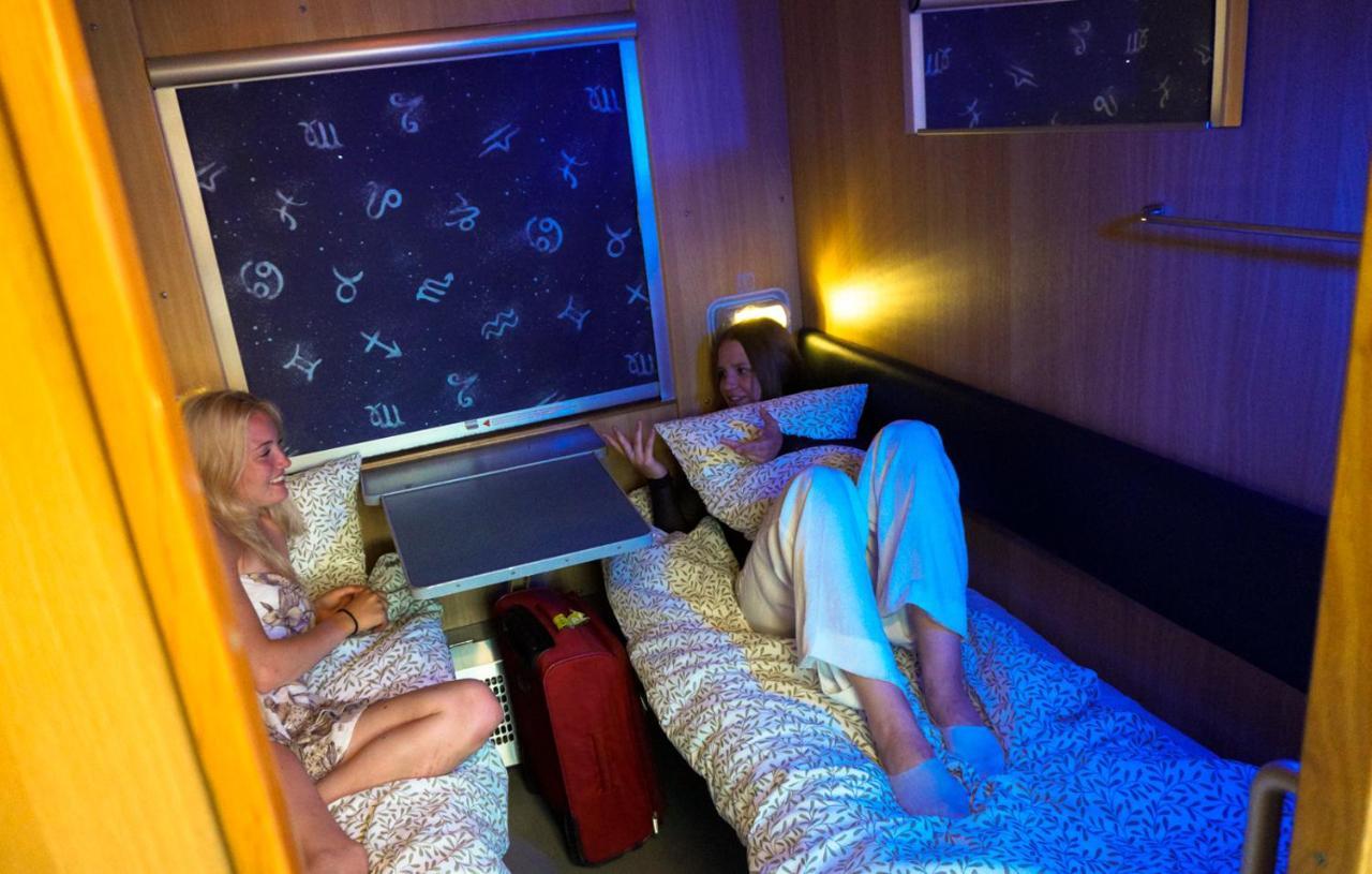Railrooms Traincar Hostel 탈린 외부 사진